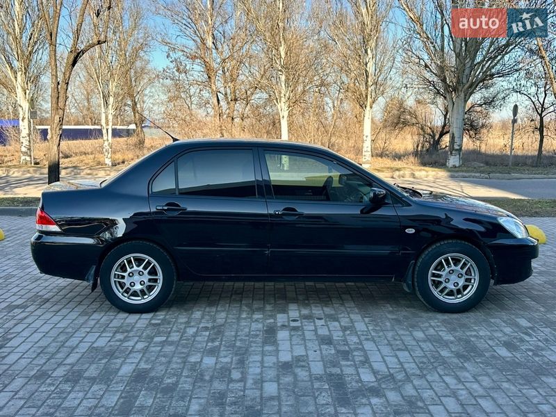 Седан Mitsubishi Lancer 2005 в Каменском