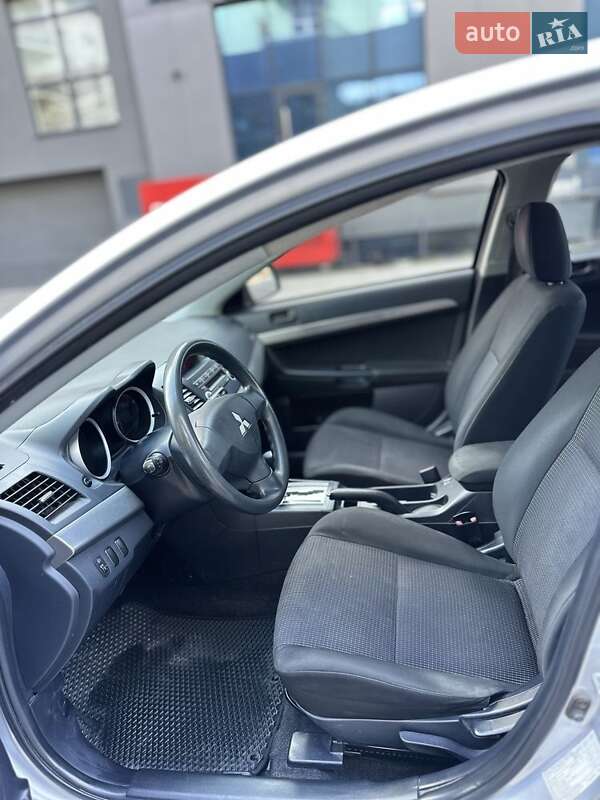 Седан Mitsubishi Lancer 2009 в Львове фото 11 Седан Mitsubishi Lancer 2009 в Львове