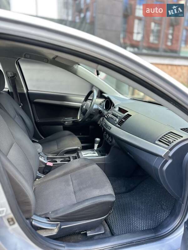 Седан Mitsubishi Lancer 2009 в Львове фото 15 Седан Mitsubishi Lancer 2009 в Львове