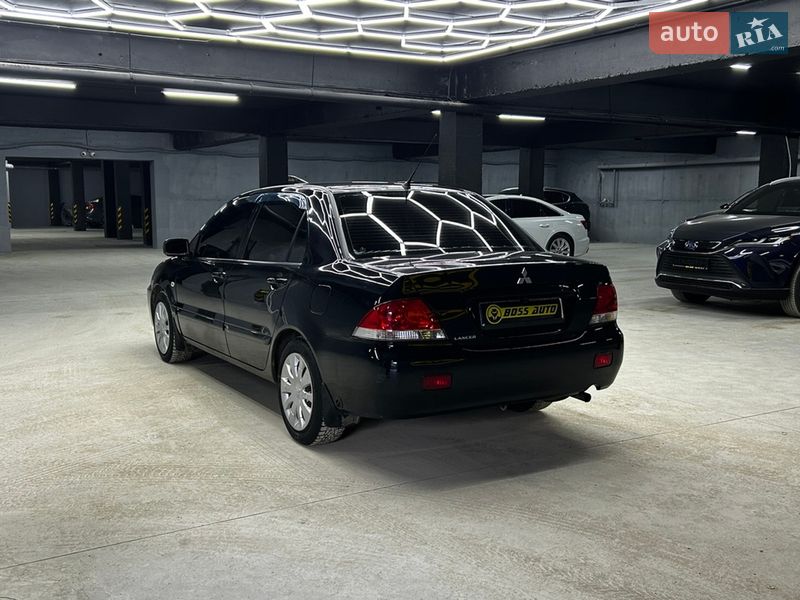 Седан Mitsubishi Lancer 2008 в Черновцах