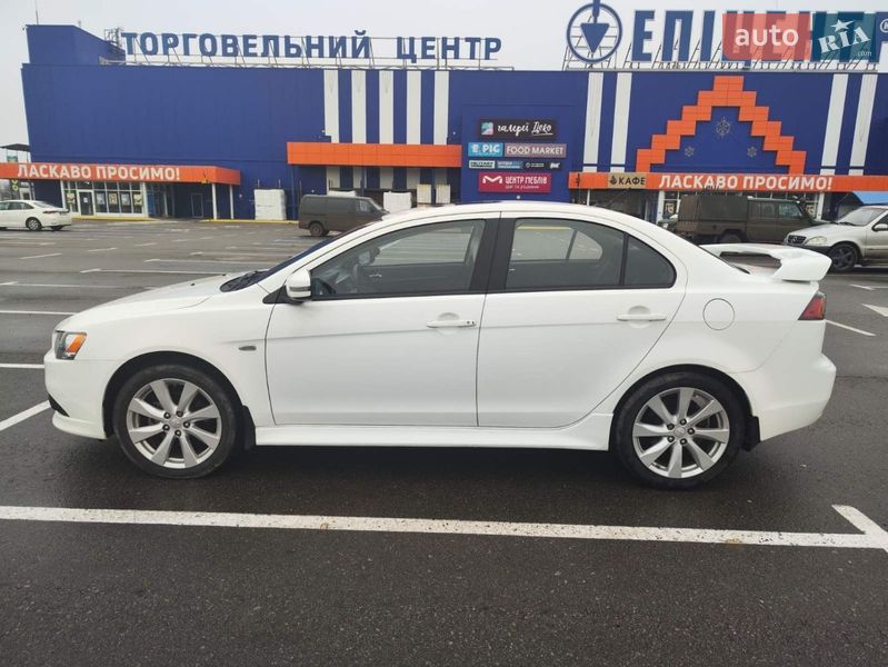 Седан Mitsubishi Lancer 2015 в Запорожье