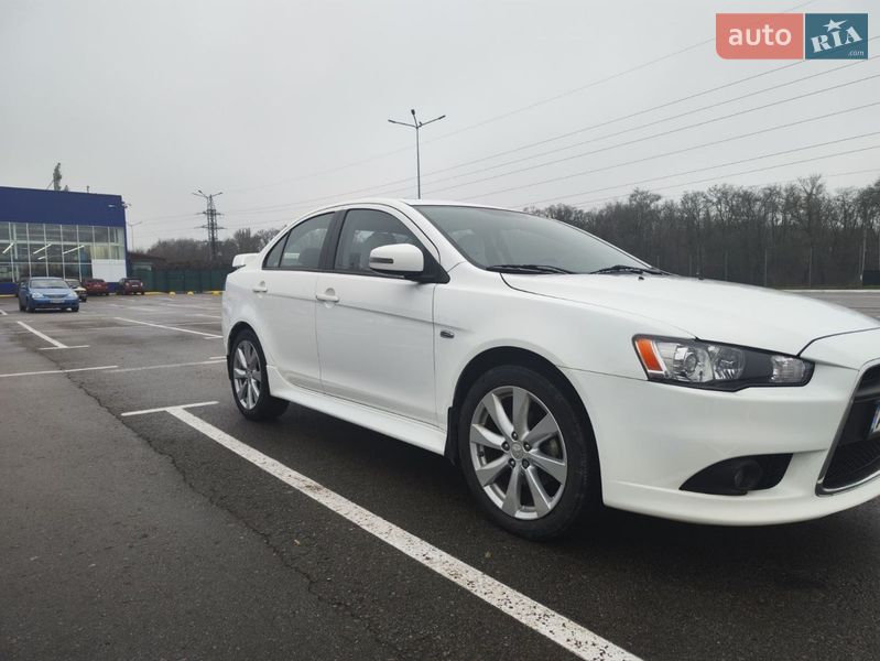 Седан Mitsubishi Lancer 2015 в Запорожье
