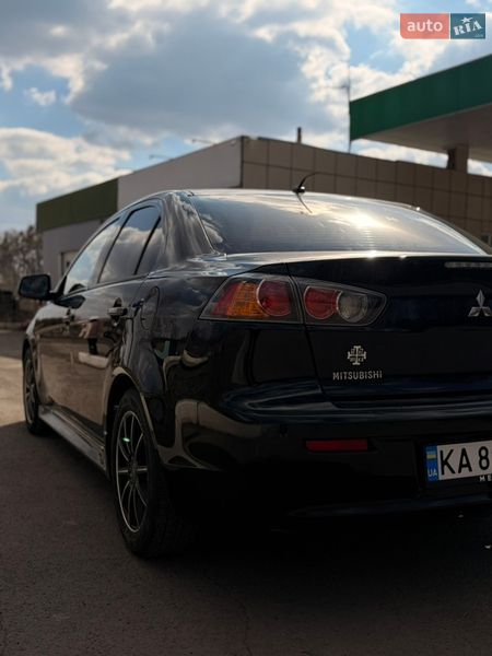 Седан Mitsubishi Lancer 2015 в Фастове