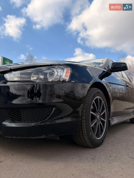 Седан Mitsubishi Lancer 2015 в Фастове