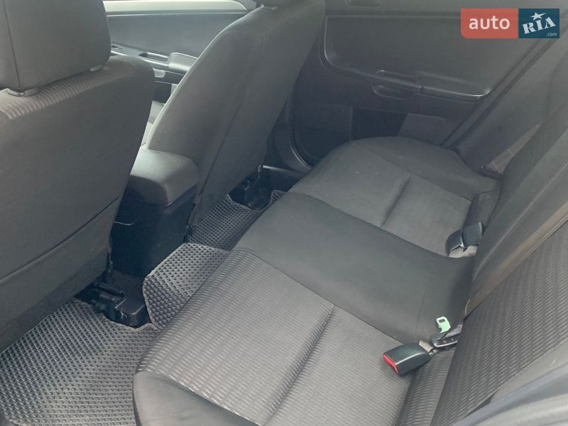 Седан Mitsubishi Lancer 2012 в Тернівці