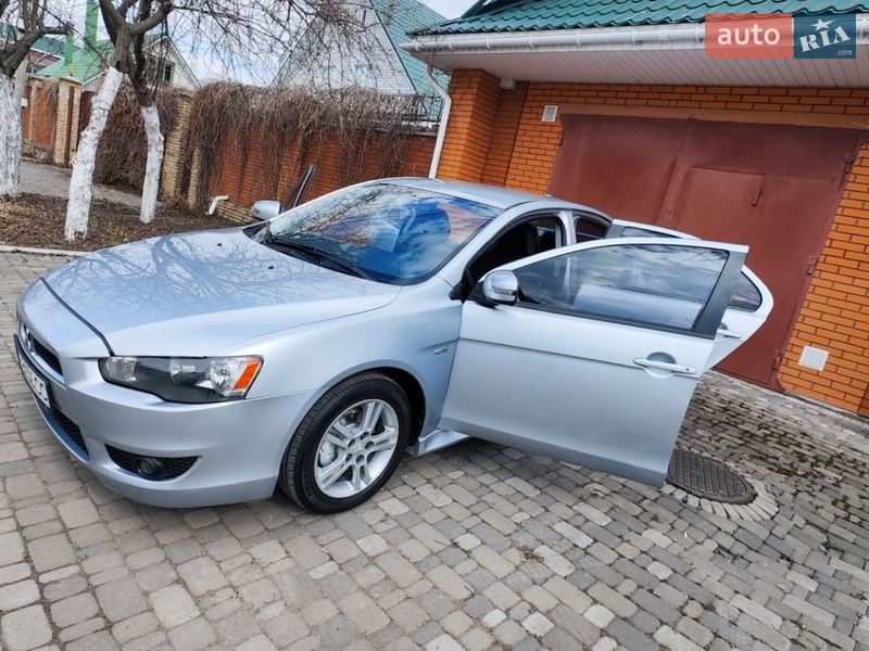 Седан Mitsubishi Lancer 2014 в Чернигове