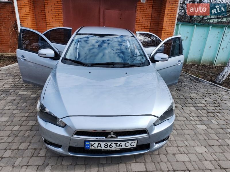 Седан Mitsubishi Lancer 2014 в Чернигове
