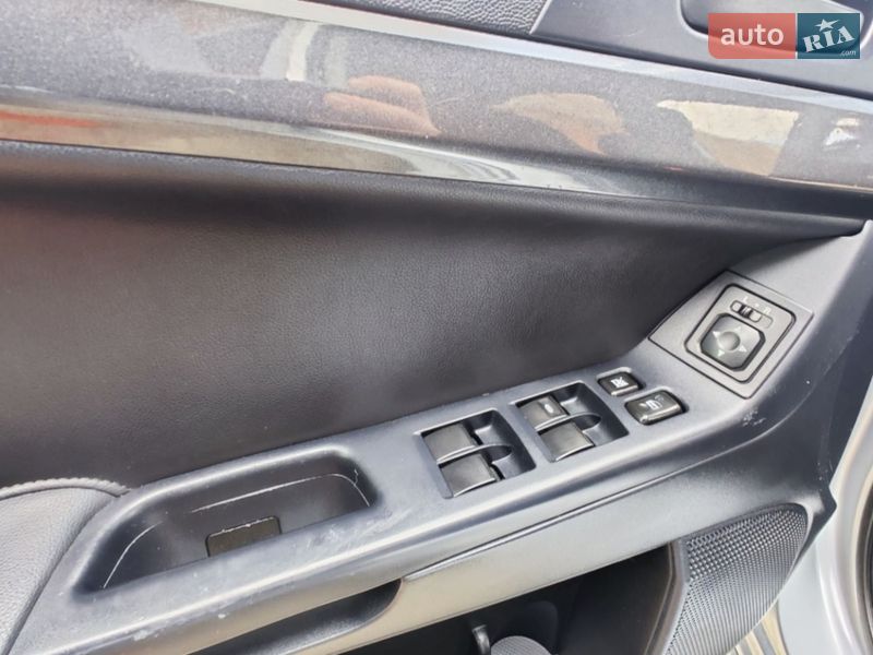 Седан Mitsubishi Lancer 2014 в Чернигове