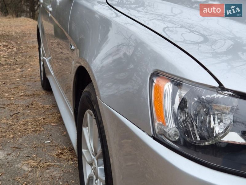 Седан Mitsubishi Lancer 2015 в Чернигове