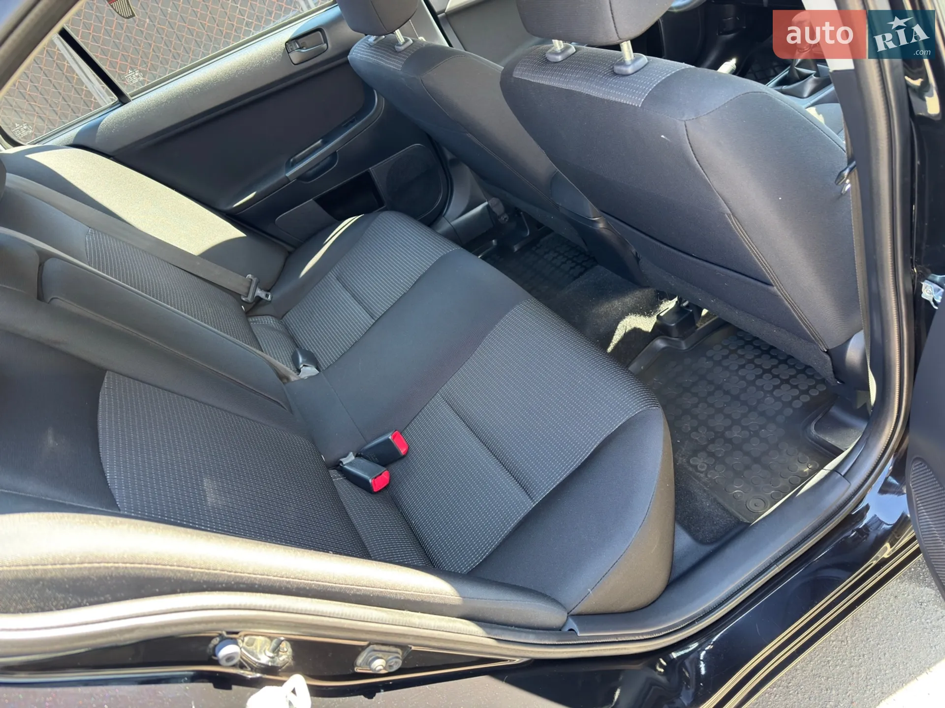 2010 Mitsubishi Lancer - мініатюра 23