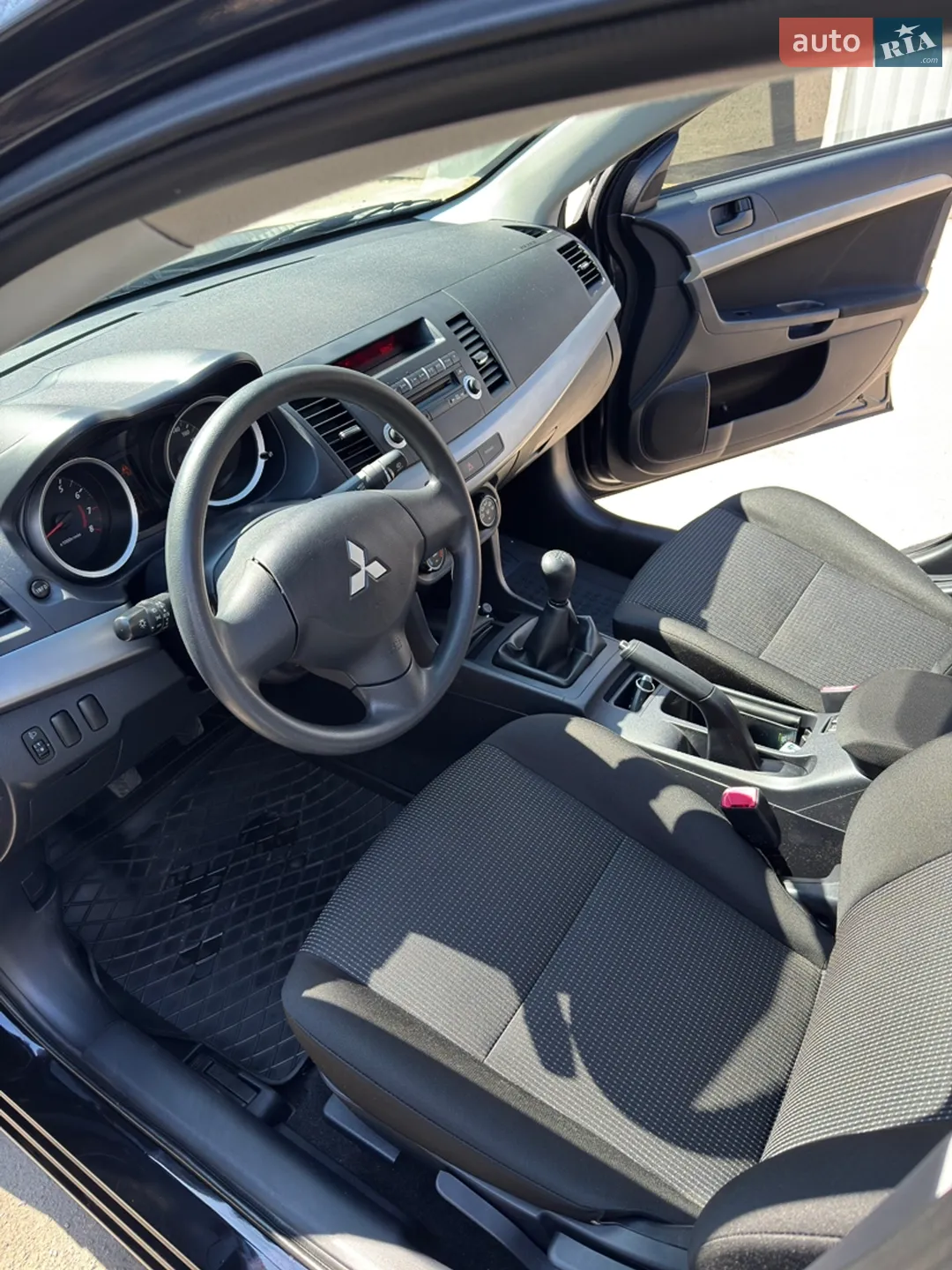 2010 Mitsubishi Lancer - мініатюра 22