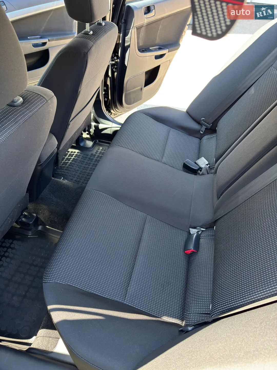 2010 Mitsubishi Lancer - мініатюра 25