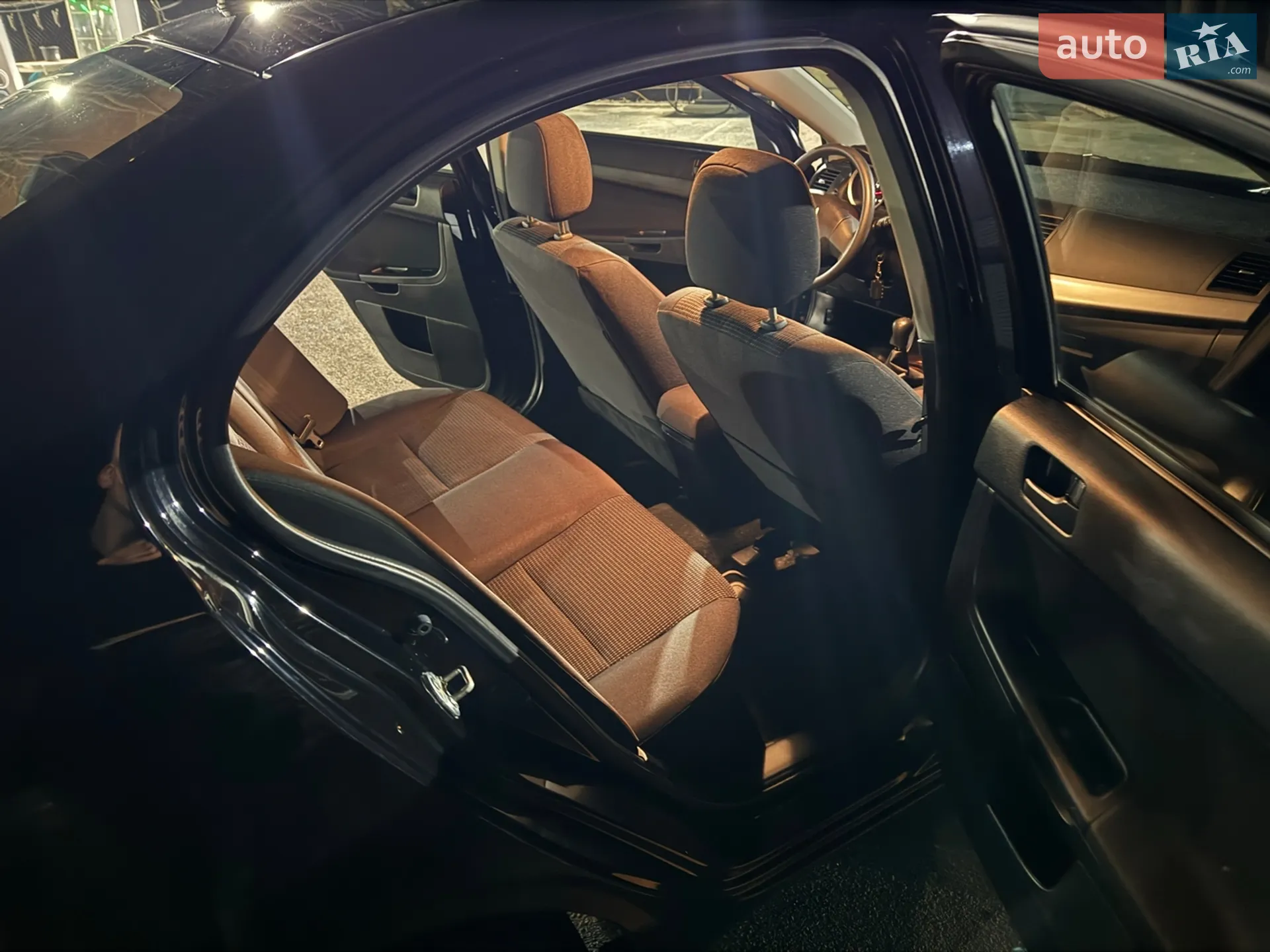 2010 Mitsubishi Lancer - мініатюра 31