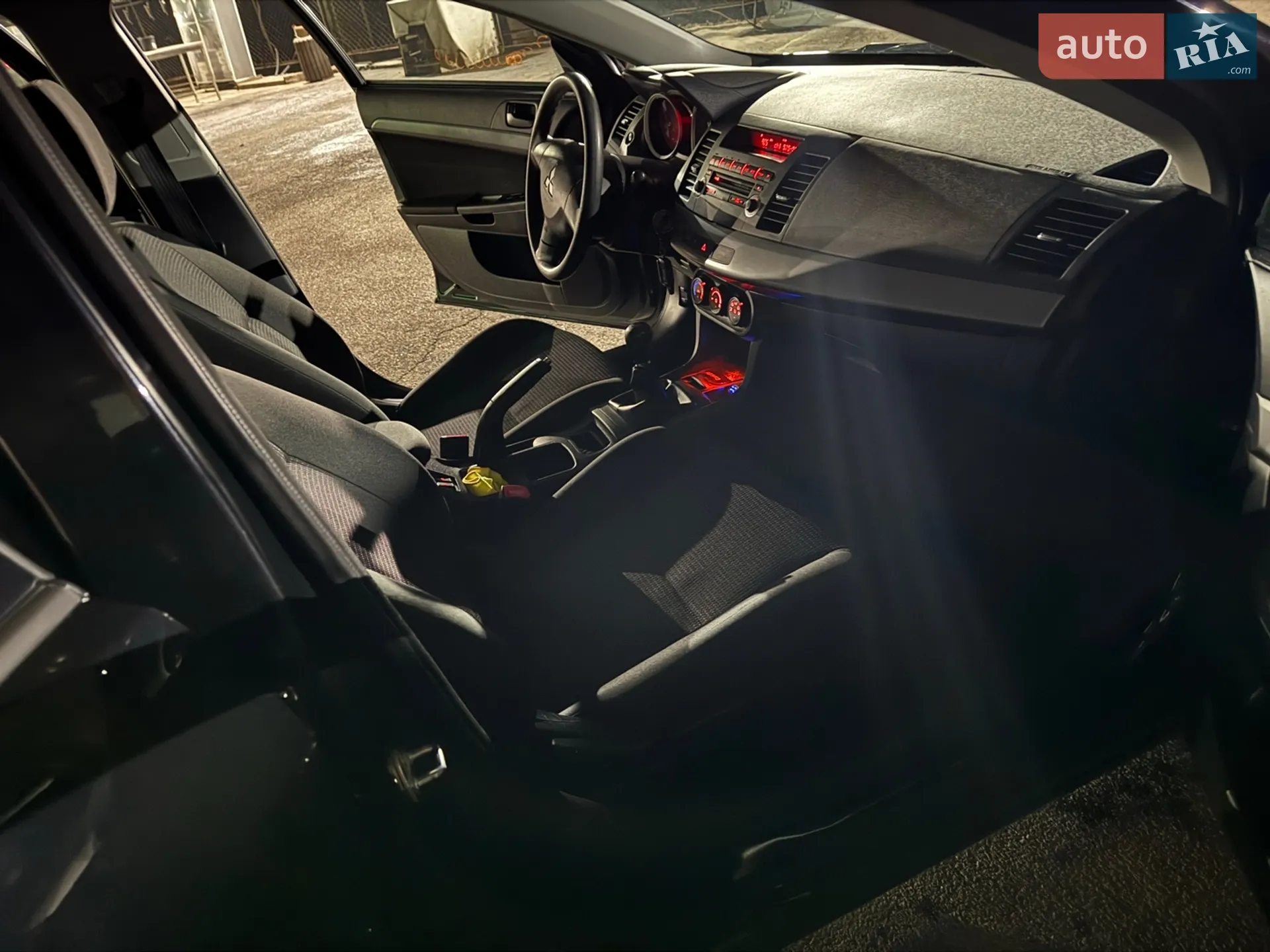 2010 Mitsubishi Lancer - мініатюра 33