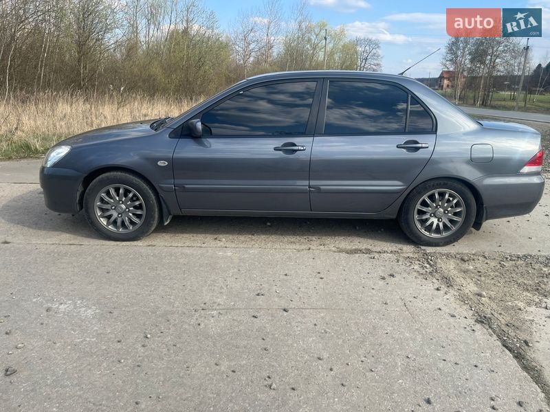 Седан Mitsubishi Lancer 2005 в Косові