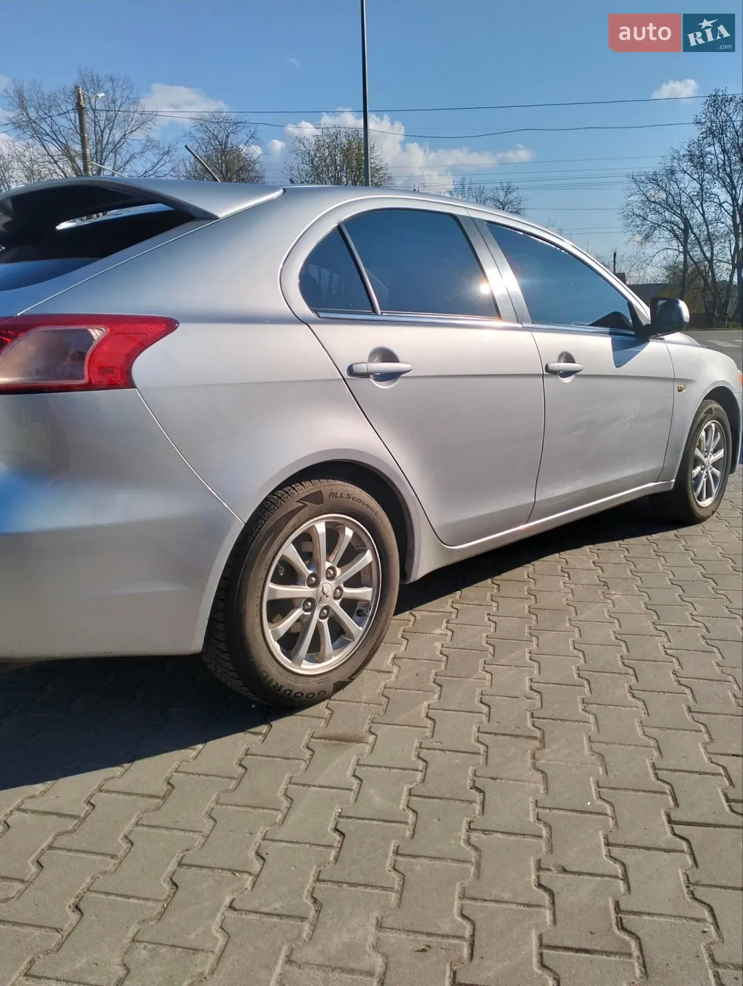 2010 Mitsubishi Lancer - мініатюра 2
