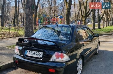 Седан Mitsubishi Lancer 2004 в Киеве