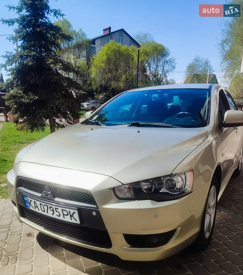 2010 Mitsubishi Lancer - мініатюра 20
