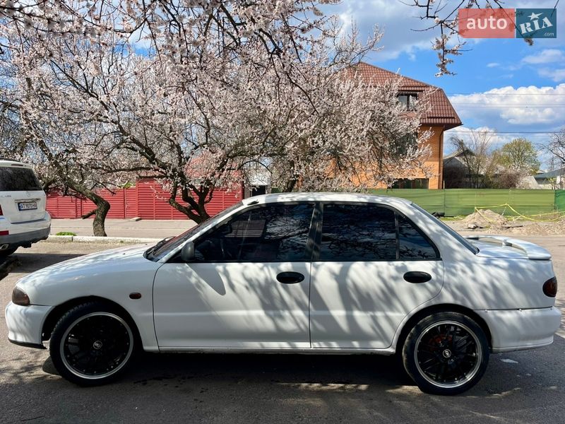 Седан Mitsubishi Lancer 1995 в Кременчуці