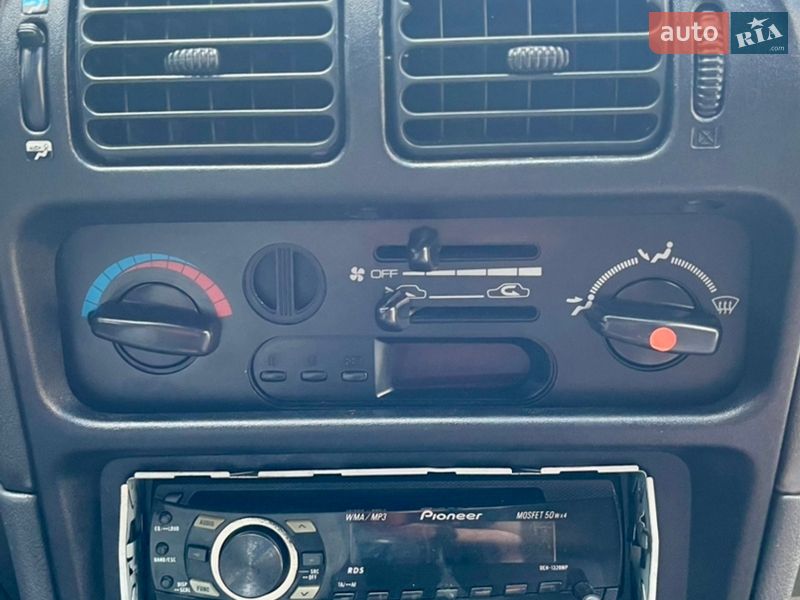 Седан Mitsubishi Lancer 1995 в Кременчуці