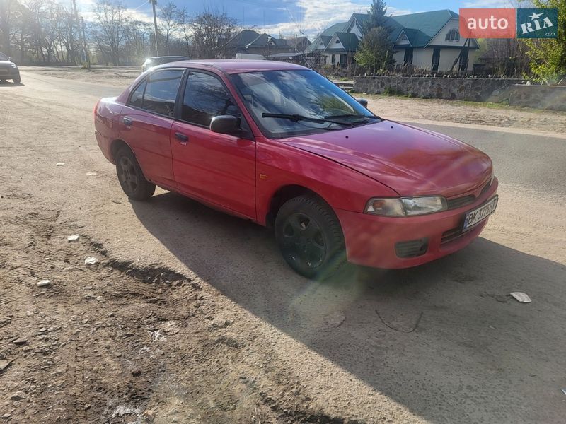 Седан Mitsubishi Lancer 1996 в Старом Селе