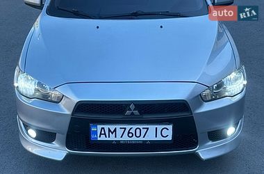 Седан Mitsubishi Lancer 2009 в Звягеле