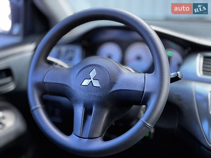 Седан Mitsubishi Lancer 2007 в Николаеве