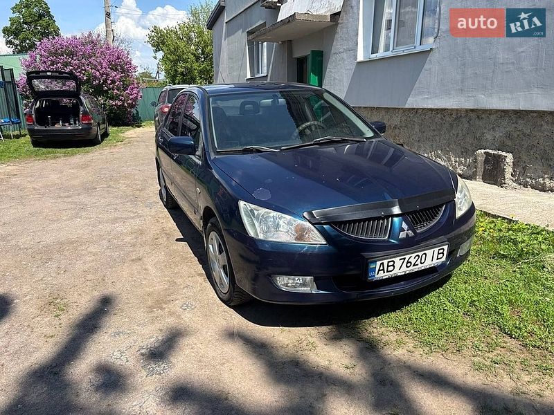 Седан Mitsubishi Lancer 2005 в Ильинцах
