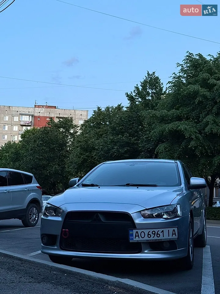 2010 Mitsubishi Lancer - мініатюра 11