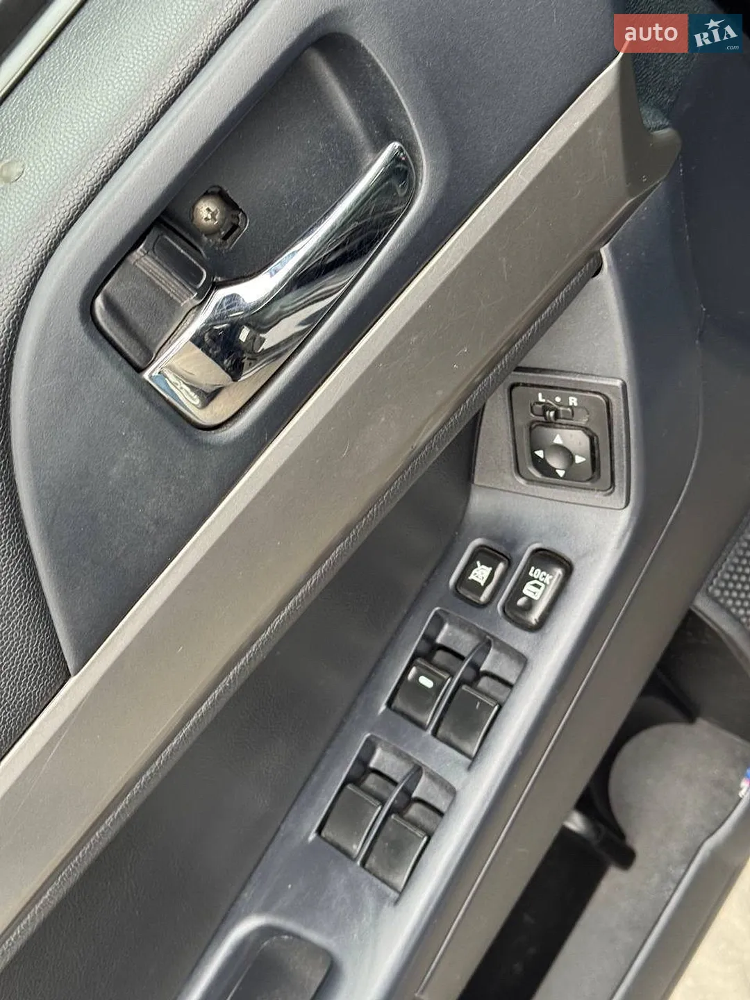 2011 Mitsubishi Lancer - мініатюра 23