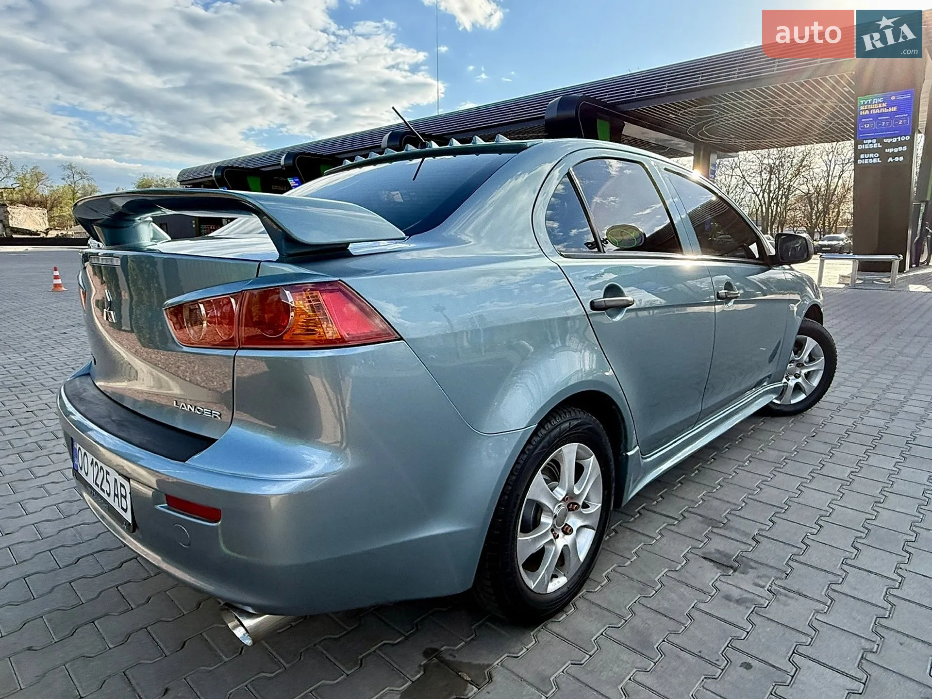 2010 Mitsubishi Lancer - мініатюра 13