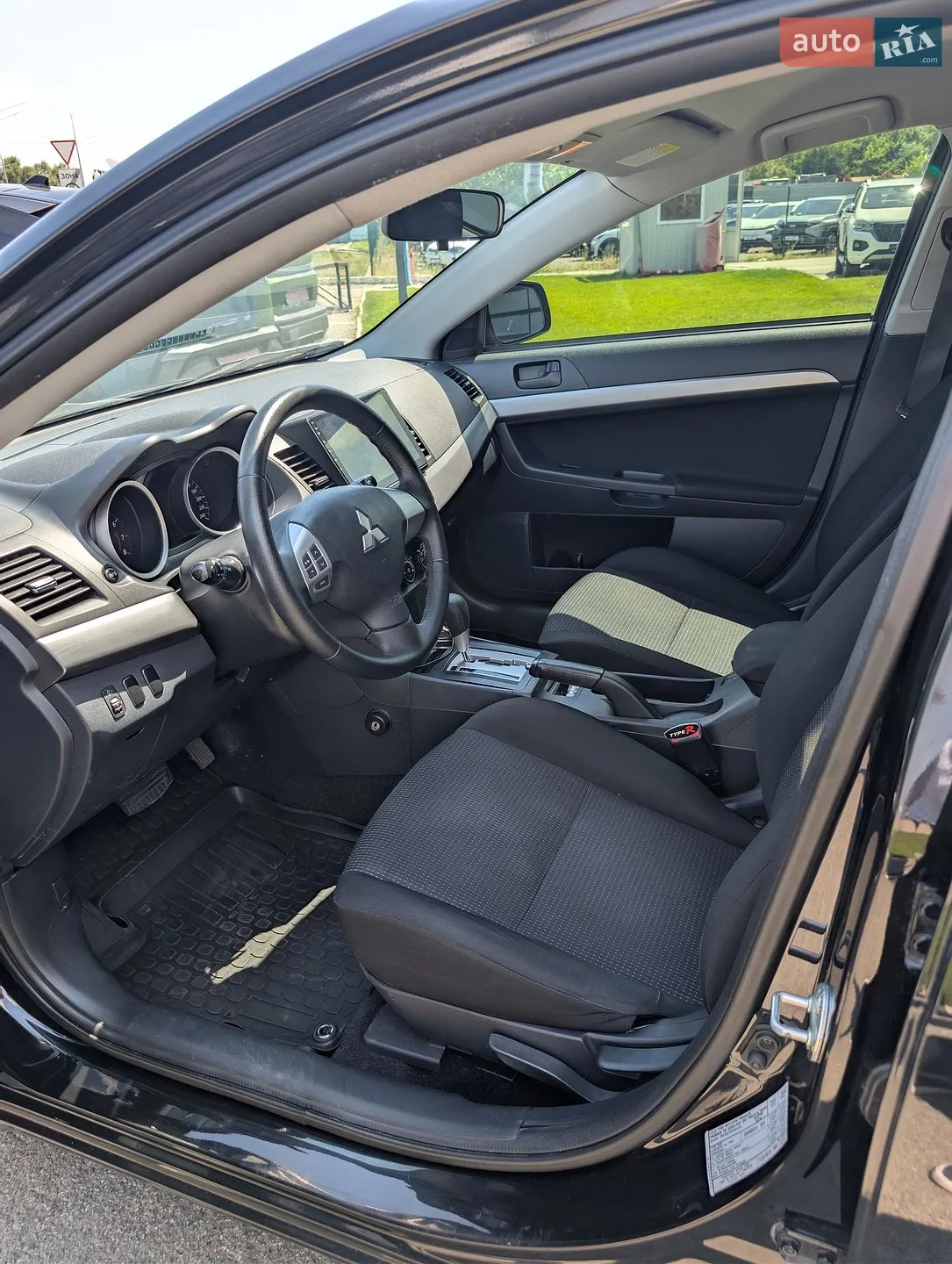 2011 Mitsubishi Lancer - мініатюра 12