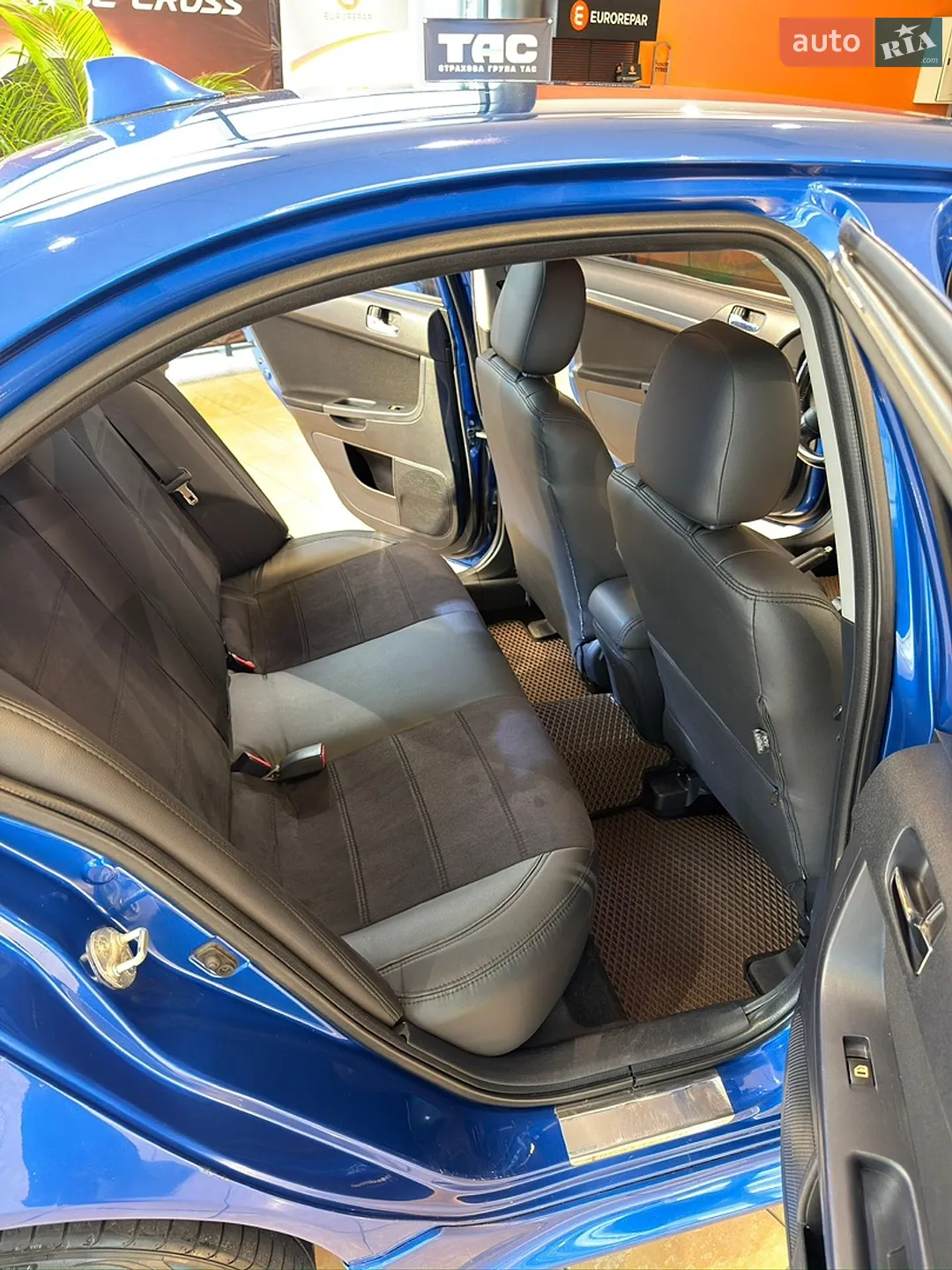 2011 Mitsubishi Lancer - мініатюра 27