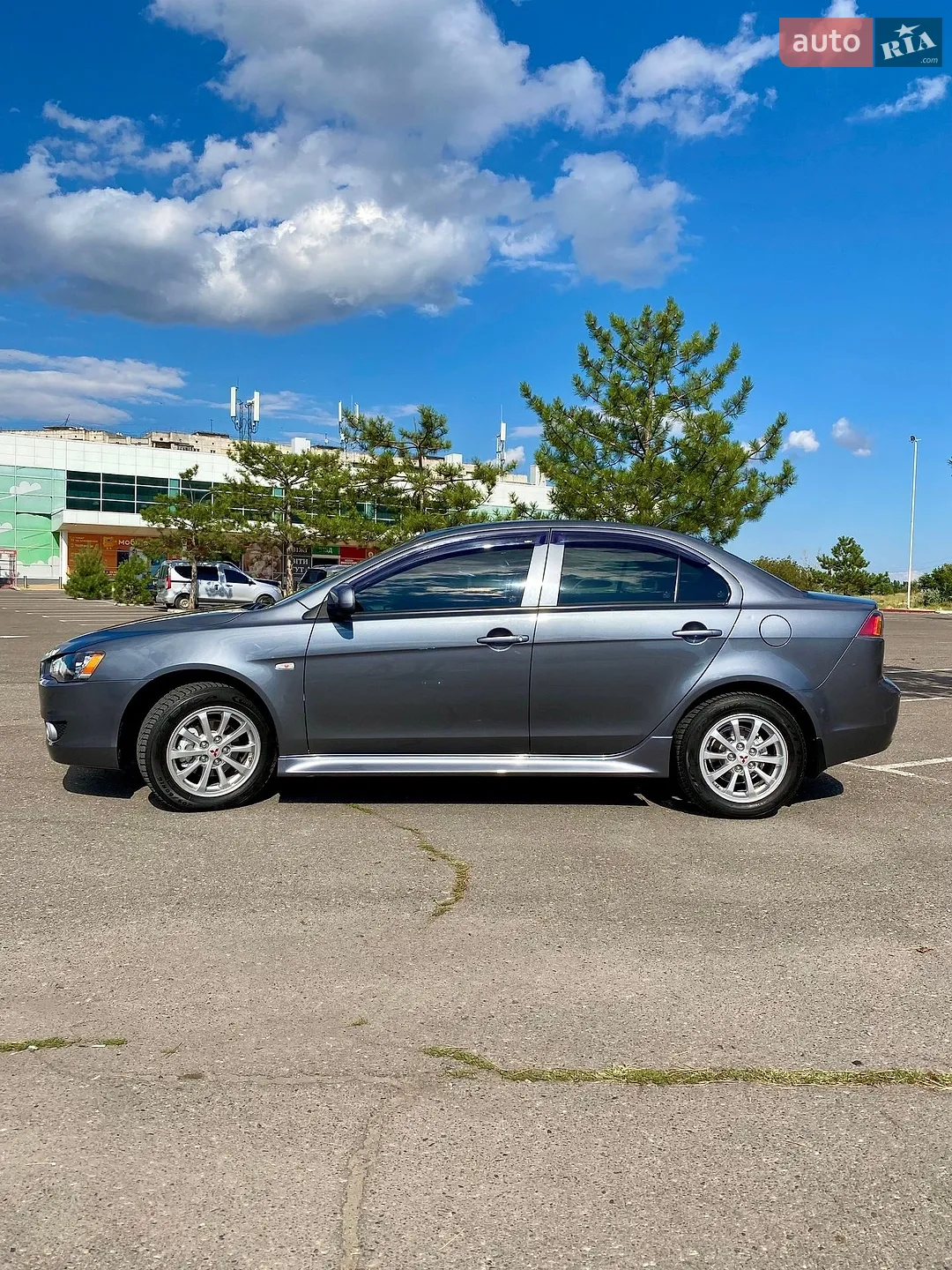 2010 Mitsubishi Lancer - мініатюра 2