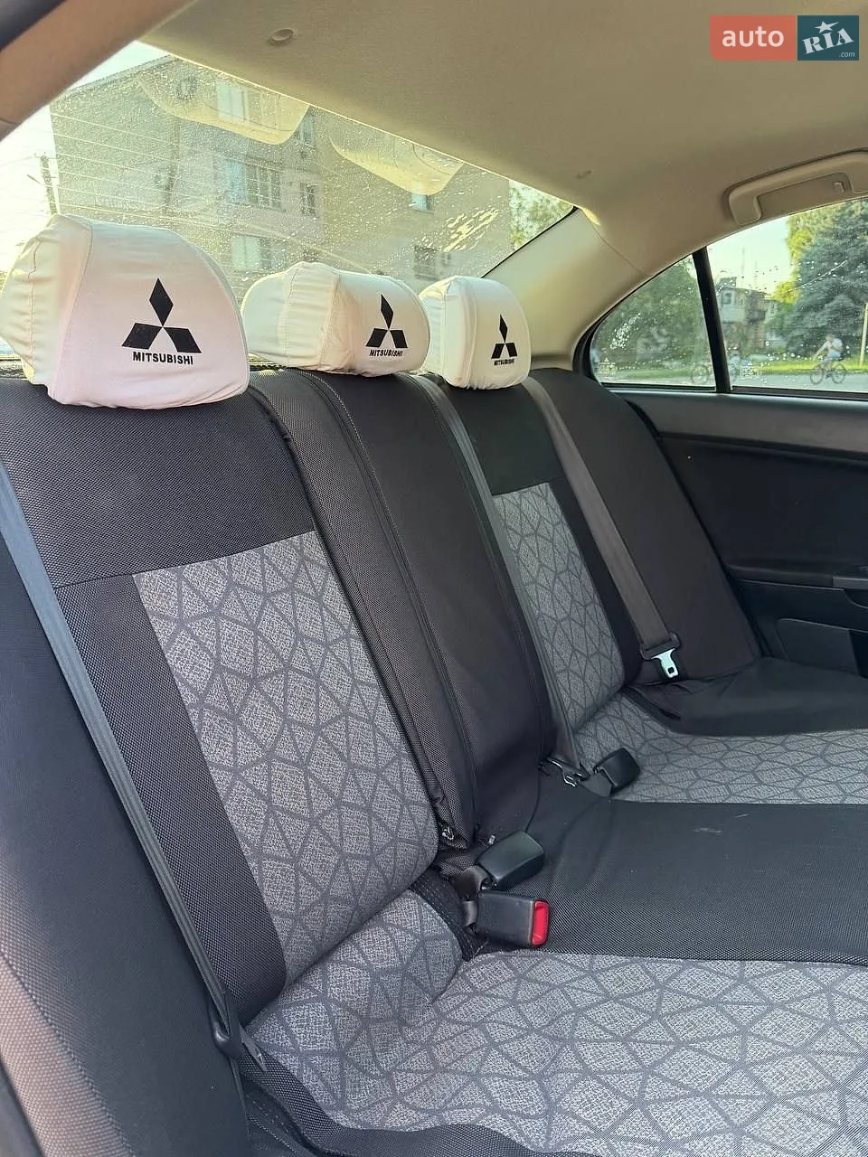 2010 Mitsubishi Lancer - мініатюра 7