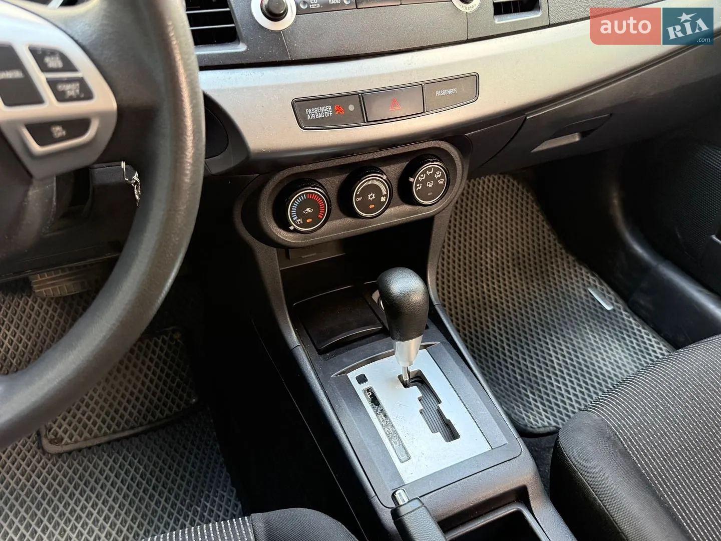 2010 Mitsubishi Lancer - мініатюра 44
