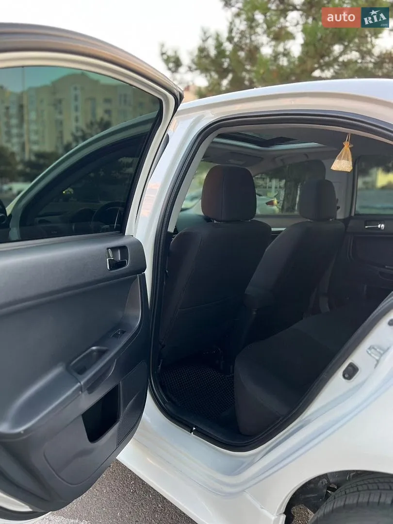 2015 Mitsubishi Lancer - мініатюра 9