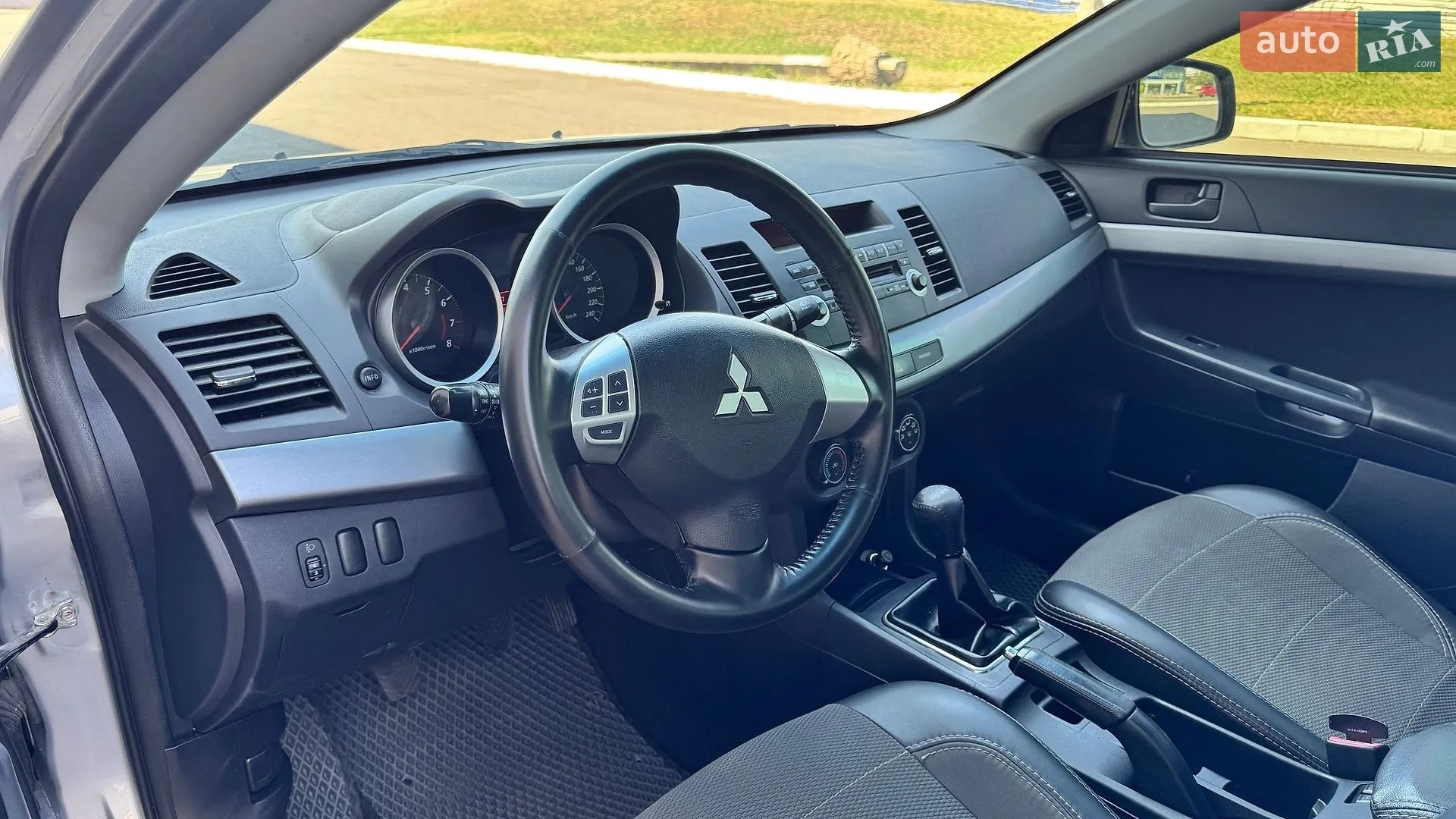 2011 Mitsubishi Lancer - мініатюра 18