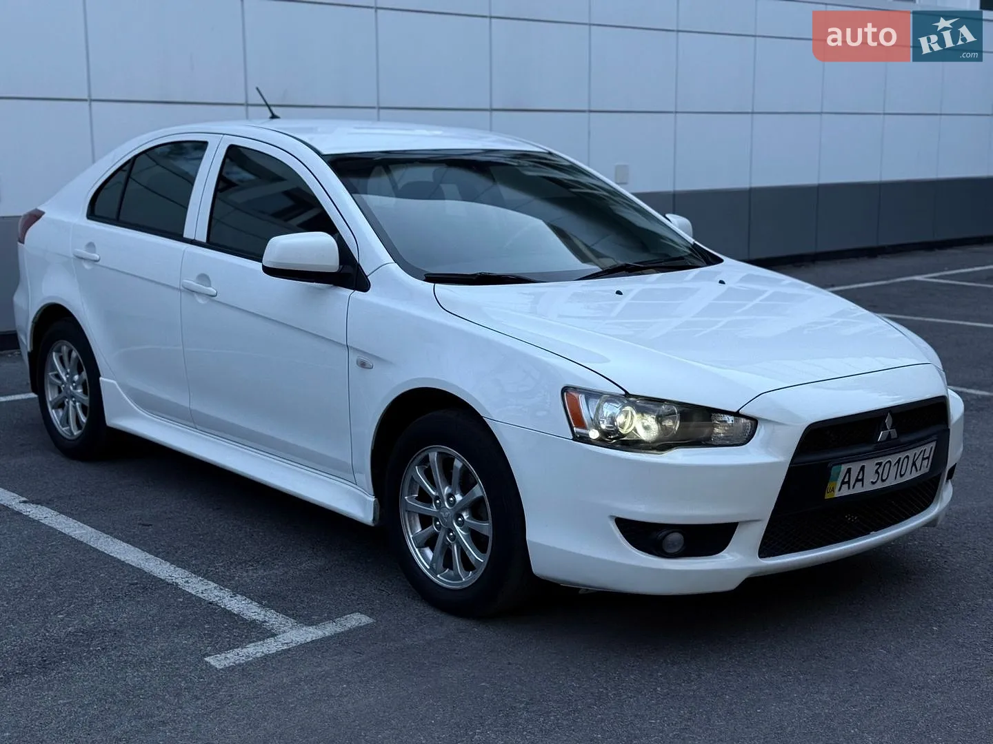 2010 Mitsubishi Lancer - мініатюра 2