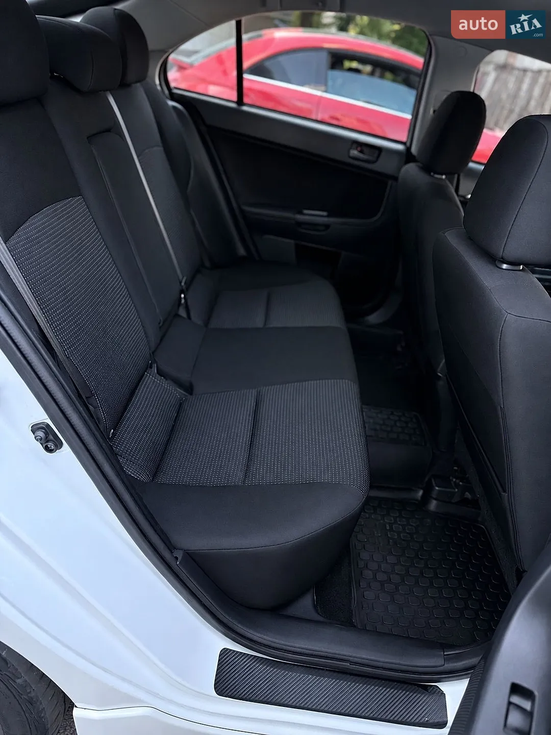 2010 Mitsubishi Lancer - мініатюра 27