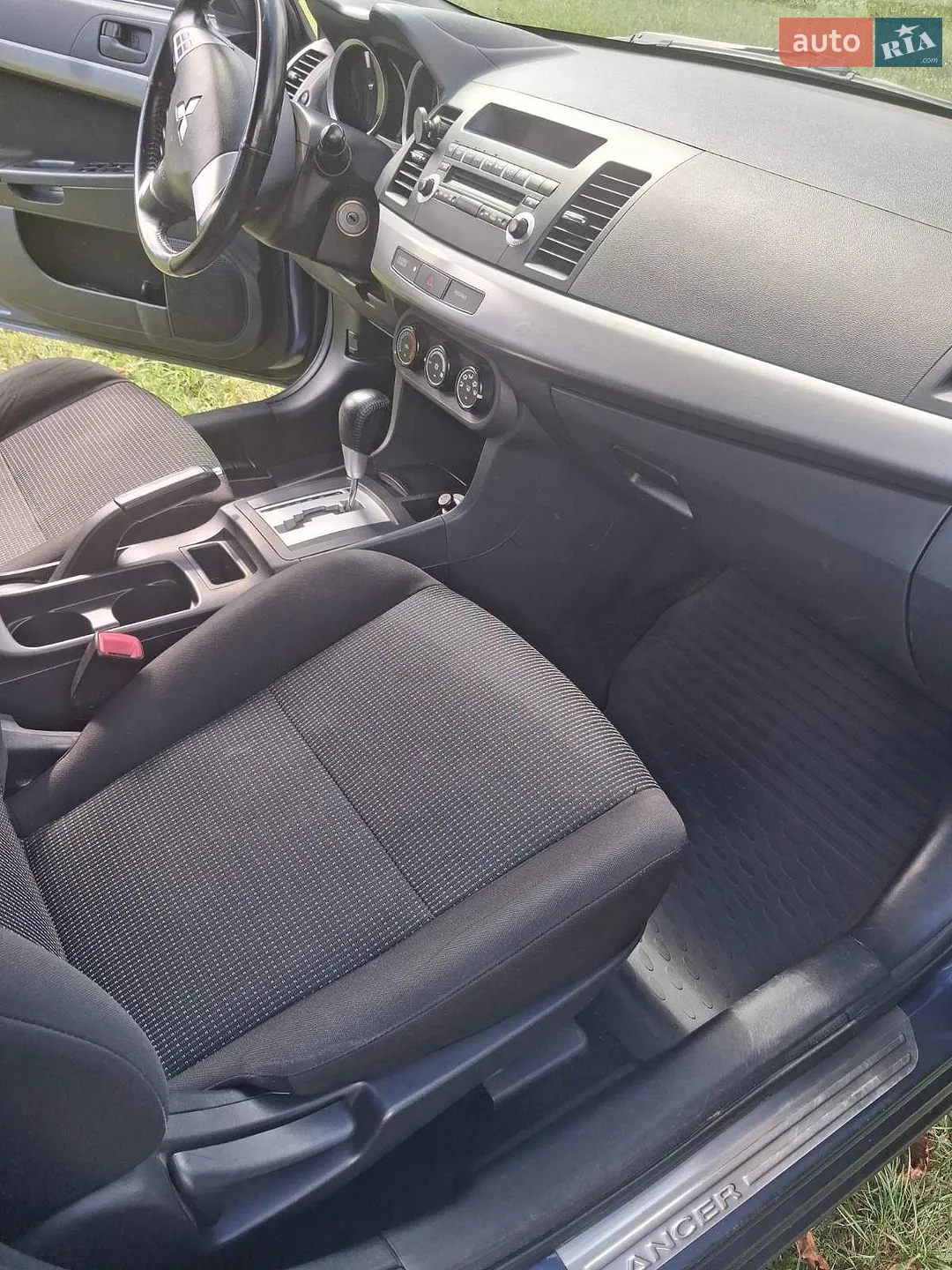 2010 Mitsubishi Lancer - мініатюра 12