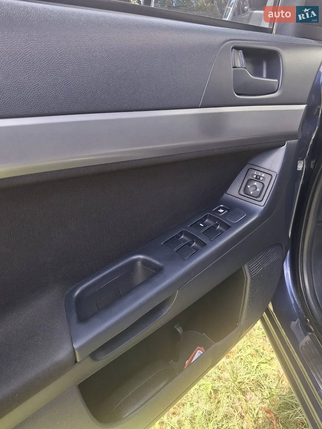2010 Mitsubishi Lancer - мініатюра 16