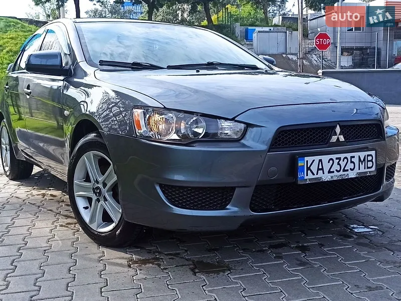 Mitsubishi Lancer