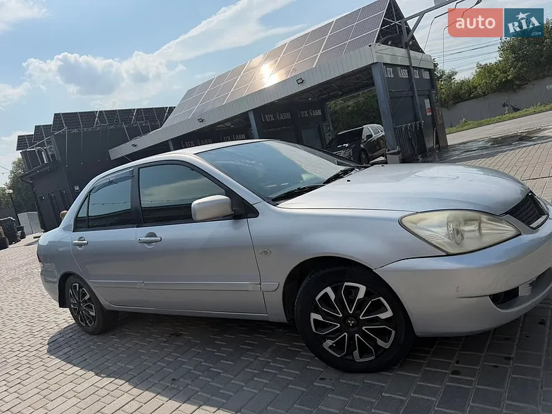 Mitsubishi Lancer