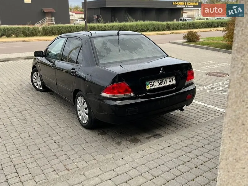 Mitsubishi Lancer