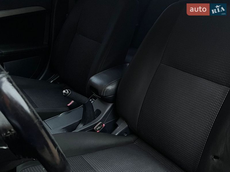 Седан Mitsubishi Lancer 2010 в Обухове