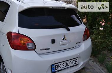 Хэтчбек Mitsubishi Mirage 2015 в Ровно