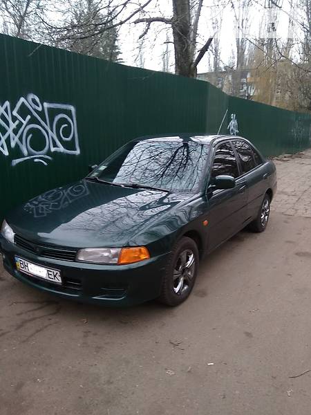 Седан Mitsubishi Mirage 2001 в 