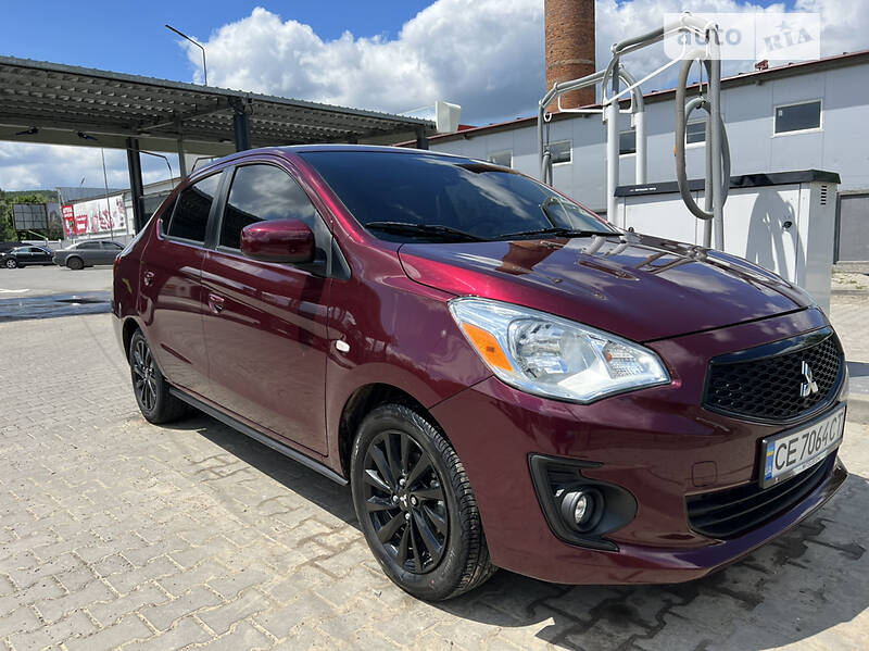 Седан Mitsubishi Mirage 2019 в Чернівцях