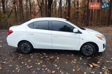 Седан Mitsubishi Mirage 2018 в Харькове